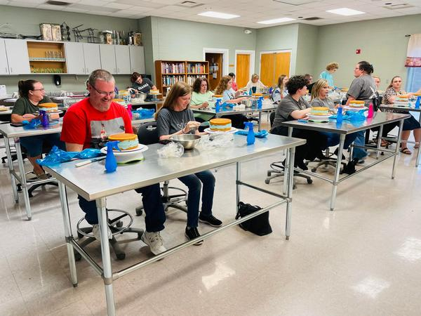 Culinary Hosts Cake Decorating Class 