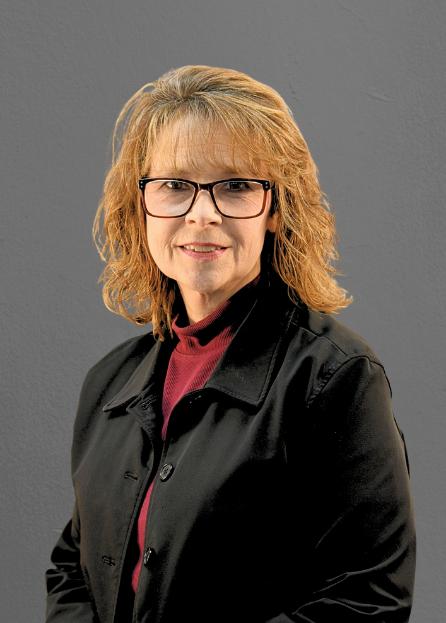 Kim Lovelace Named Ozarka College 2026 Staff of the Year